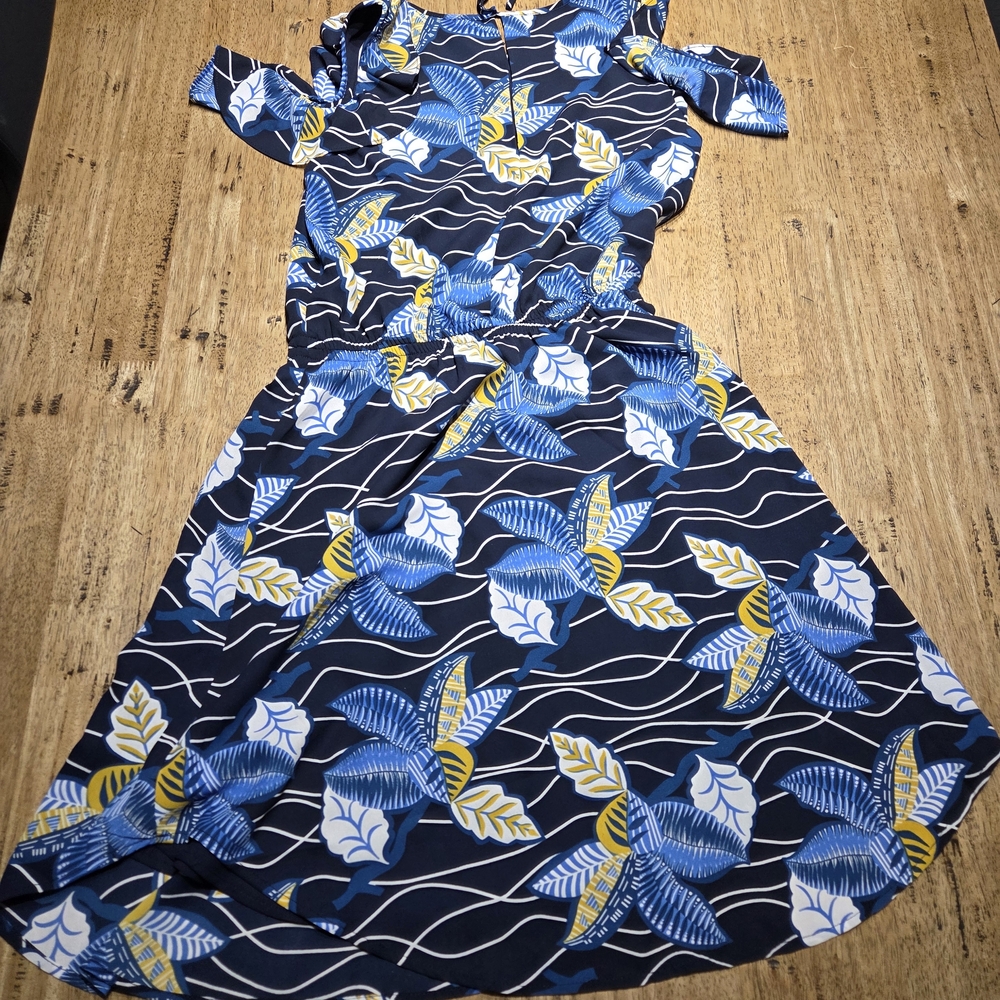 RW&CO. Navy and White Patterned Dress - Picture 2 of 7